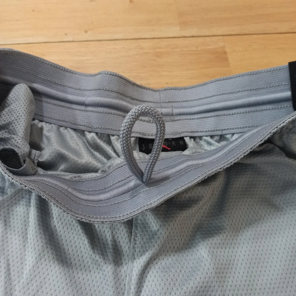 Nike Air Jordan Dri-Fit Triangle Basketball Shorts Grey men’s S, NWT - Picture 6 of 16